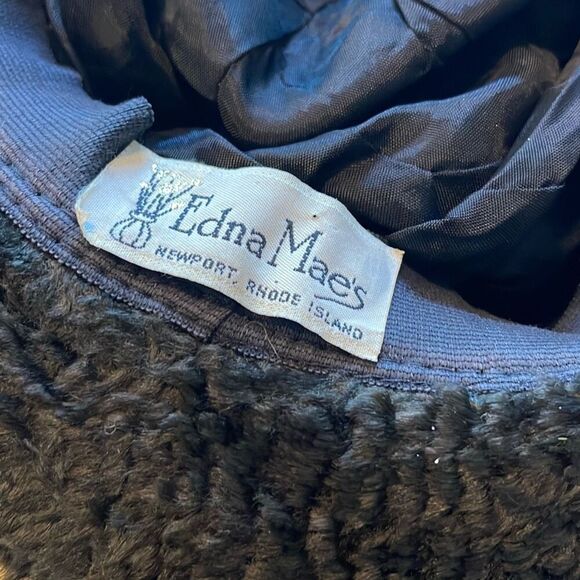 Edna Mae’s Vintage Boutique Winter Bucket Hat Newport Rhode Island‎